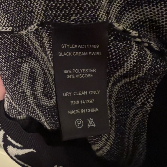 ASTR the Label Sweater Womens Medium Black Cream Sadie Marble Swirl Sweetheart - Picture 8 of 11